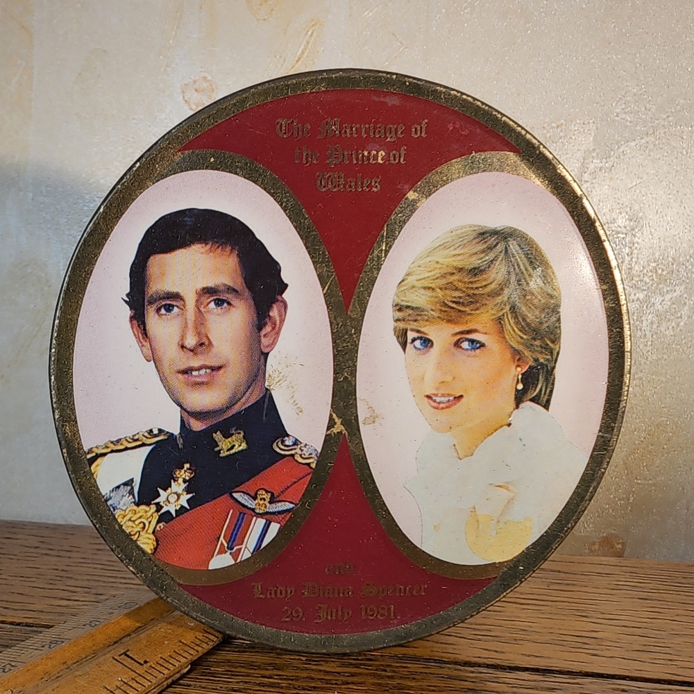Charles & Diana Royal Wedding Commemorative Tin